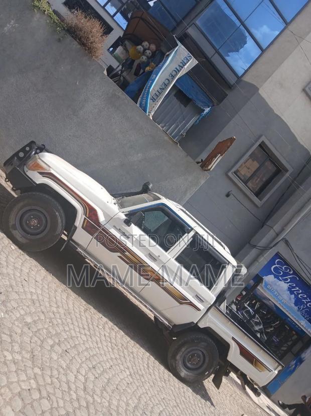 Toyota Hilux 2018 White