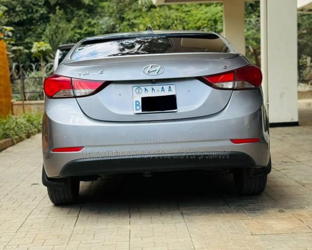 Hyundai Avante 2015 Teal