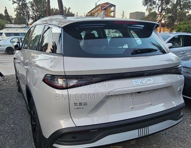 New BYD Seal DM-i 2025 White