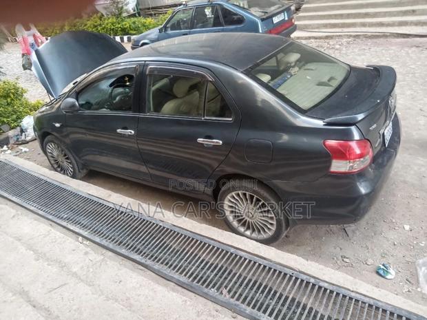 Toyota Belta 2008 Blue