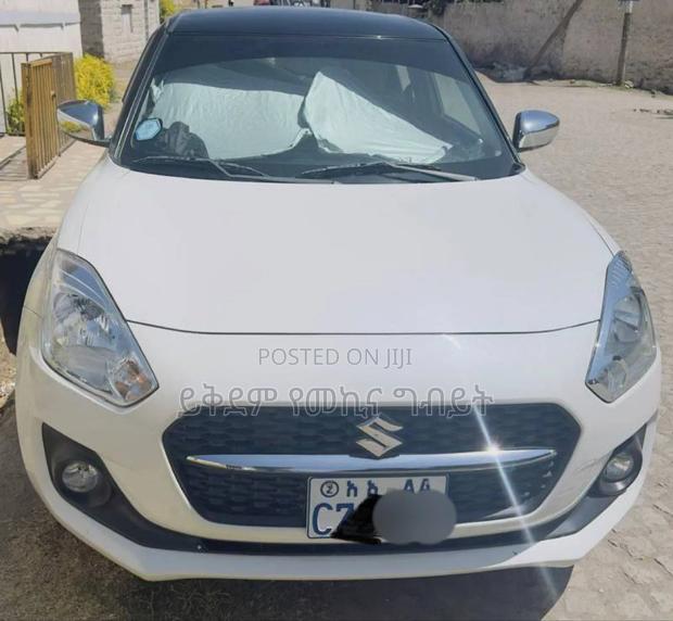 Suzuki Swift 2023 White