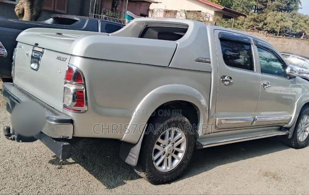 Toyota Hilux 3.0 D-4D 4x4 2012 Silver