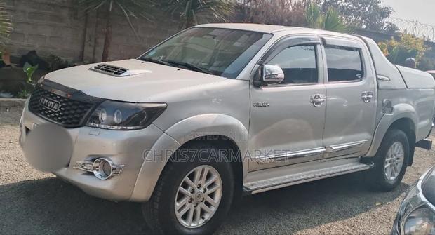 Toyota Hilux 3.0 D-4D 4x4 2012 Silver