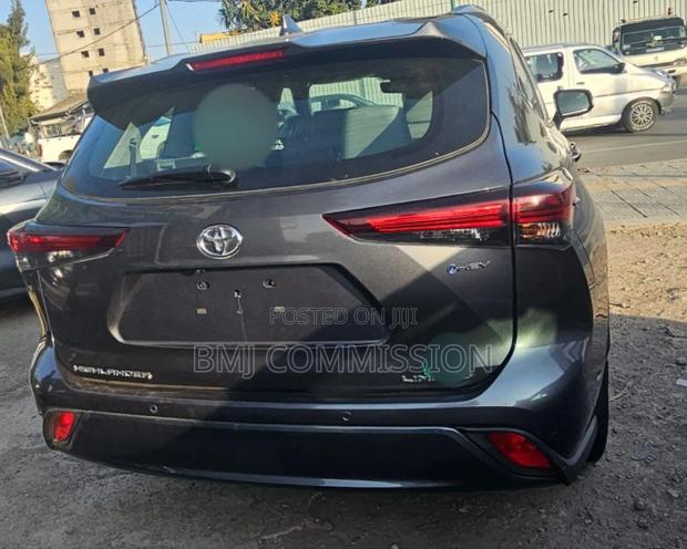 New Toyota Highlander Limited 2025 Gray