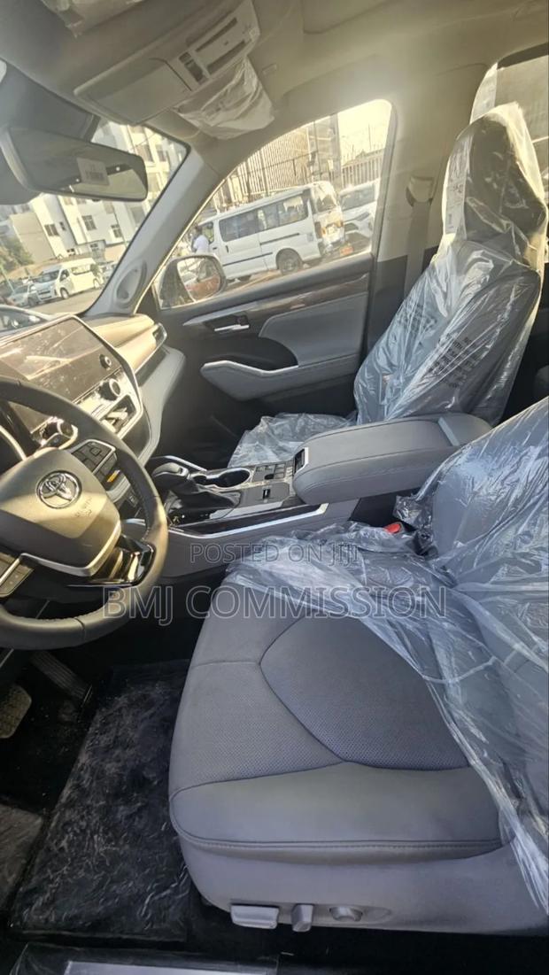 New Toyota Highlander Limited 2025 Gray