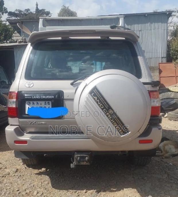 Toyota Land Cruiser 2005 Brown