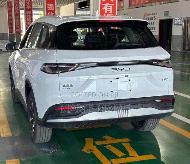 New BYD Seal DM-i 2024 Silver