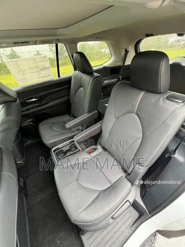 New Toyota Grand Highlander Hybrid 2025 White
