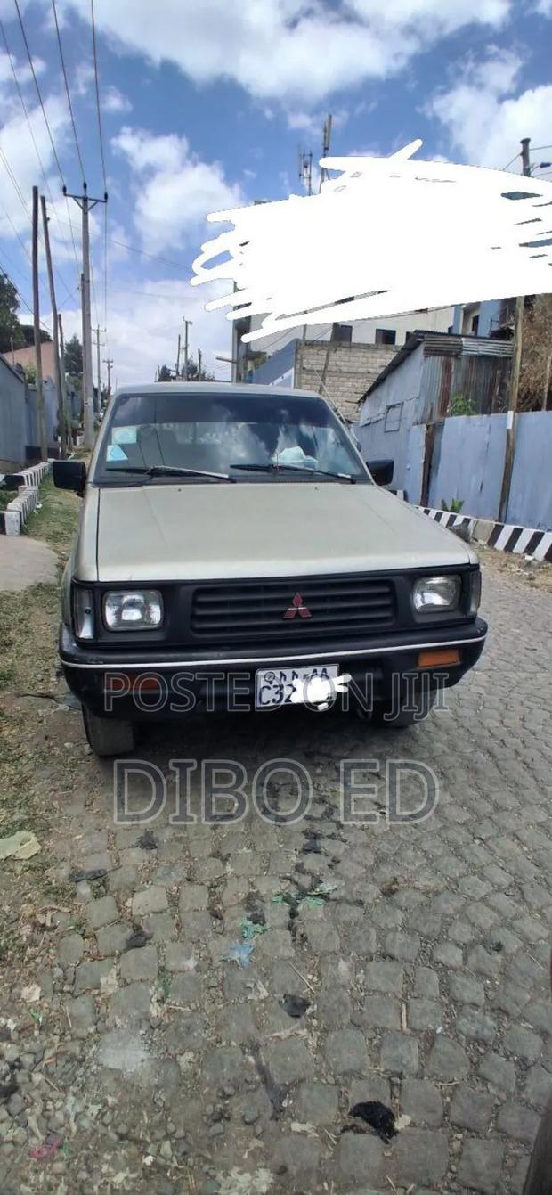 Mitsubishi L200 Club Cab 2.0 4WD 2001 Silver