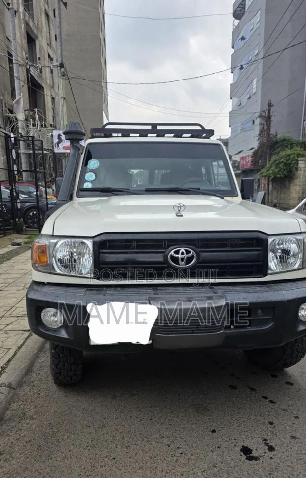 Toyota Land Cruiser 2019 White