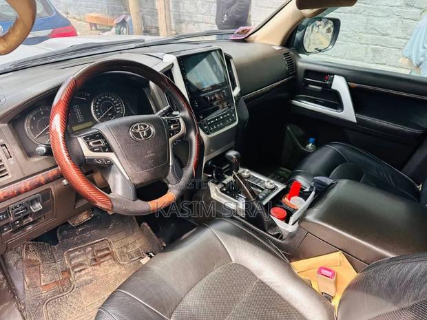 Toyota Land Cruiser 76 Series 2010 Silver