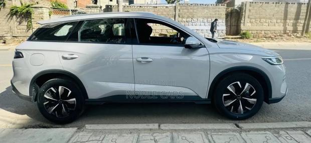 New BYD Seal DM-i 2025 White