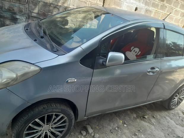Toyota Yaris 1.0 VVT-i 2007 Gray