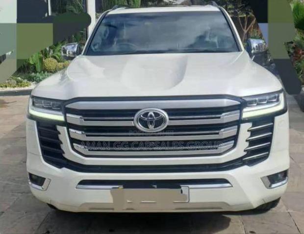 Toyota Land Cruiser 2023 White