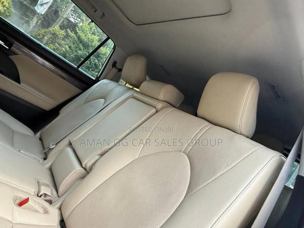 Toyota Highlander Hybrid 2024 White