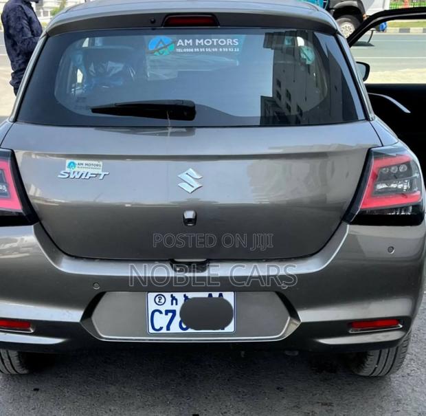 Suzuki Swift 2024 Gray