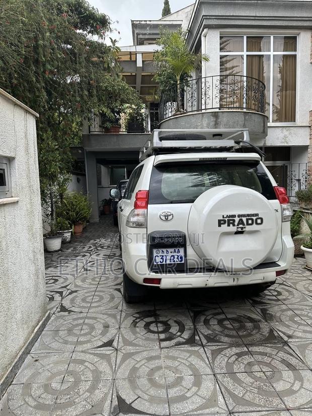 Toyota Land Cruiser Prado 2012 White