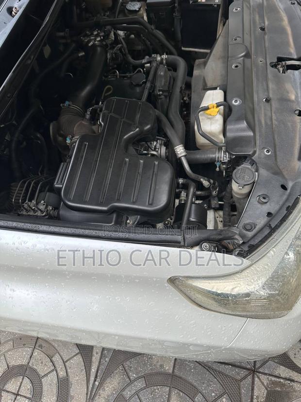 Toyota Land Cruiser Prado 2012 White