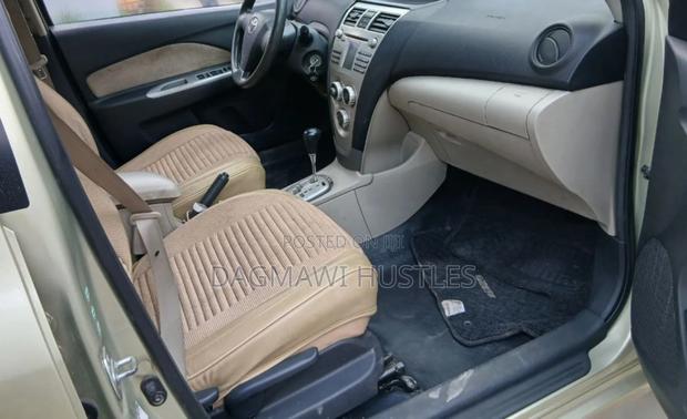 Toyota Yaris 1.0 VVT-i 2007 Gold