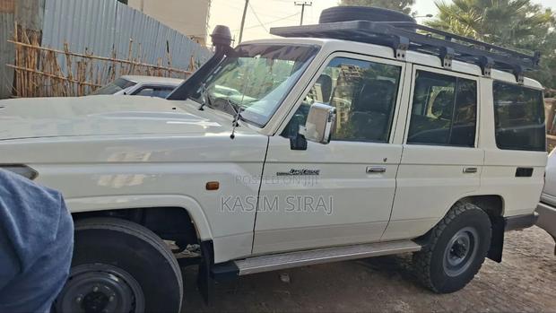 Toyota Land Cruiser 4.5 V8 DLX 2014 White