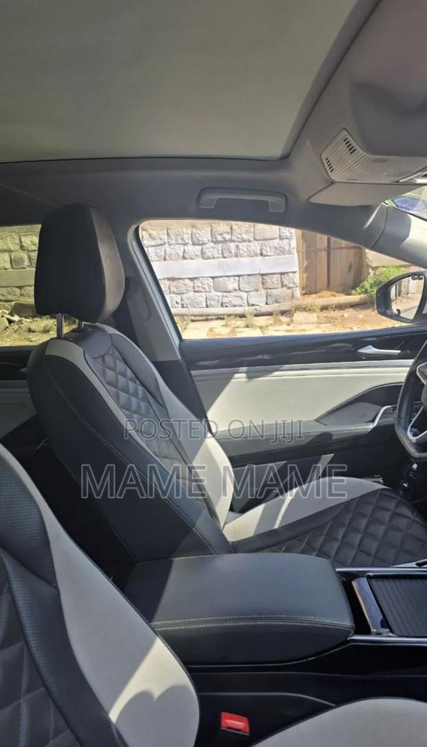Volkswagen ID.6 2022 White