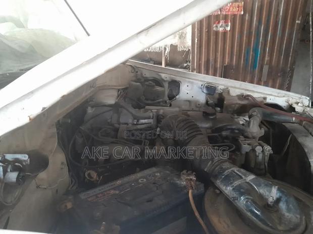 Toyota Land Cruiser 1989 White