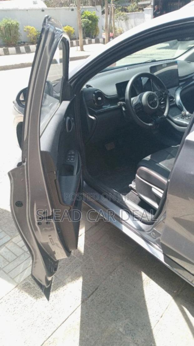 New BYD E2 43 kWh 94 hp FWD 2025 Silver