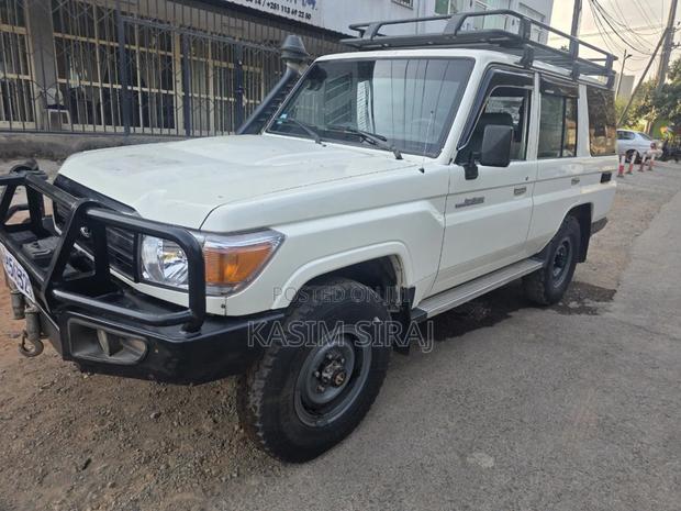 Toyota Land Cruiser 4.5 V8 TD 2017 White