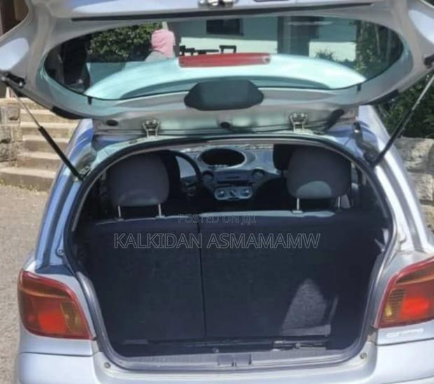 Toyota Vitz 2003 Silver
