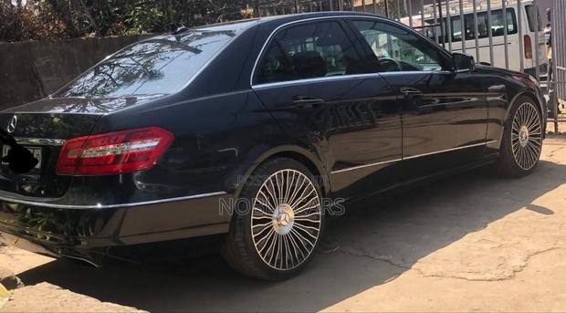 Mercedes-Benz E200 2012 Matt Black