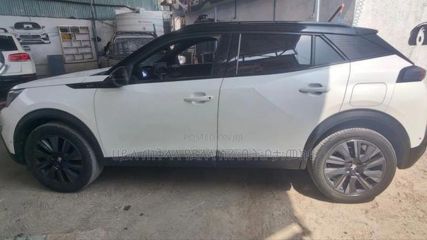 Peugeot 2008 2022 Off white