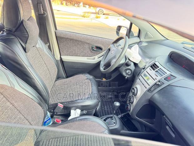 Toyota Yaris 1.0 VVT-i 2008 Gray