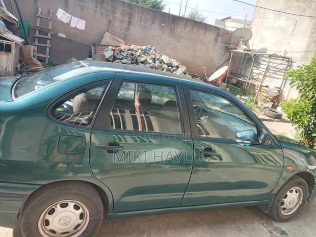 Volkswagen Polo Berline 1998 Green