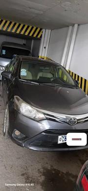 Toyota Yaris 2016 Maroon for sale