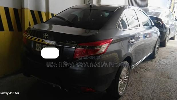 Toyota Yaris 2016 Maroon