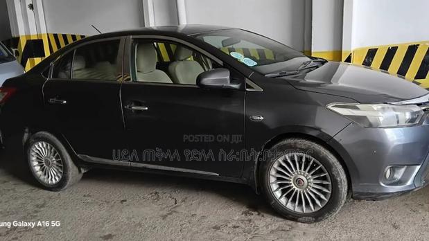 Toyota Yaris 2016 Maroon