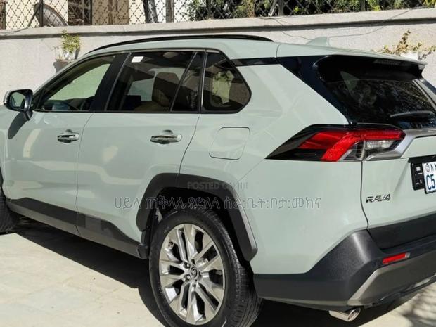 Toyota RAV4 Hybrid 2023 Teal