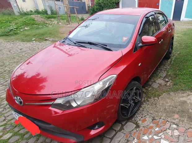 Toyota Yaris 2015 Burgundy