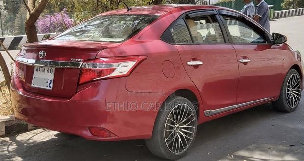 Toyota Yaris 2015 Red