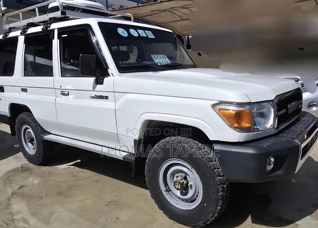 Toyota Land Cruiser 2015 White