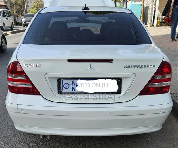 Mercedes-Benz C200 2002 White
