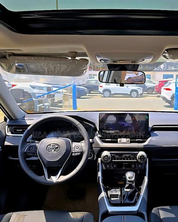 New Toyota RAV4 Hybrid 2024 White