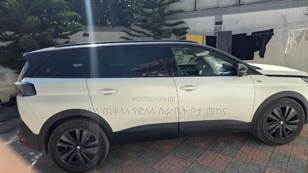 Peugeot 5008 2022 White