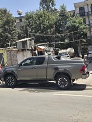 Toyota Hilux 2021 Gold for sale