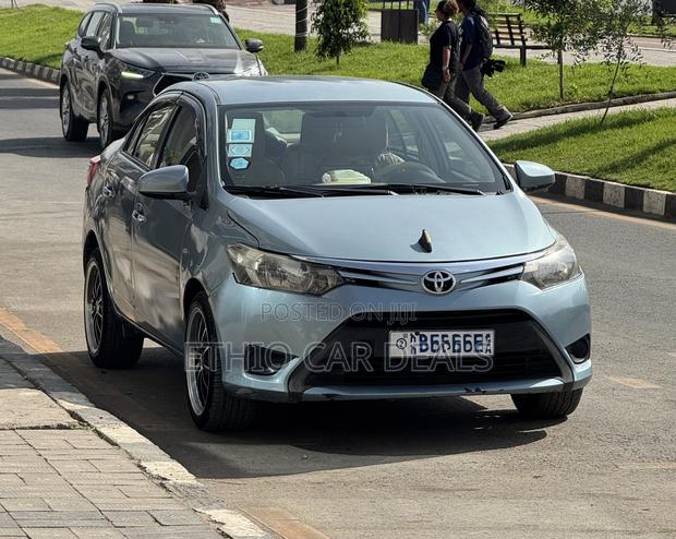 Toyota Yaris 2014 Blue