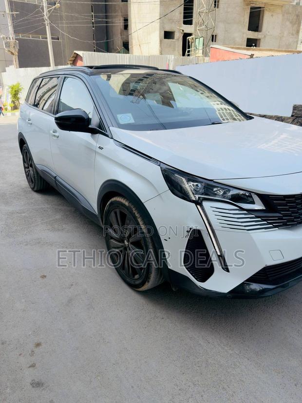 Peugeot 5008 1.2 PureTech 130 2021 White