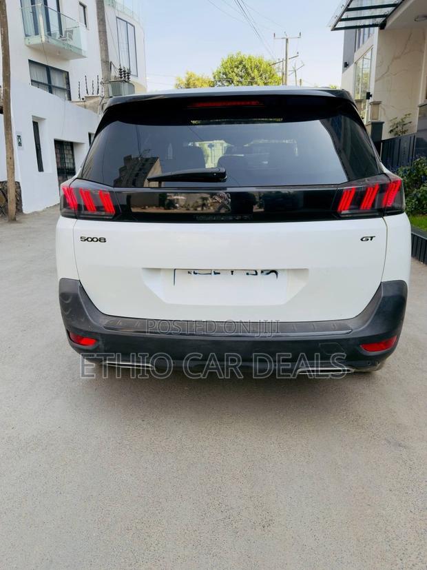 Peugeot 5008 1.2 PureTech 130 2021 White
