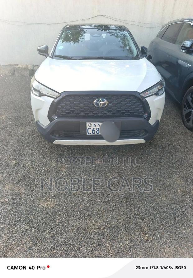 Toyota Corolla Cross Hybrid 2024 Silver