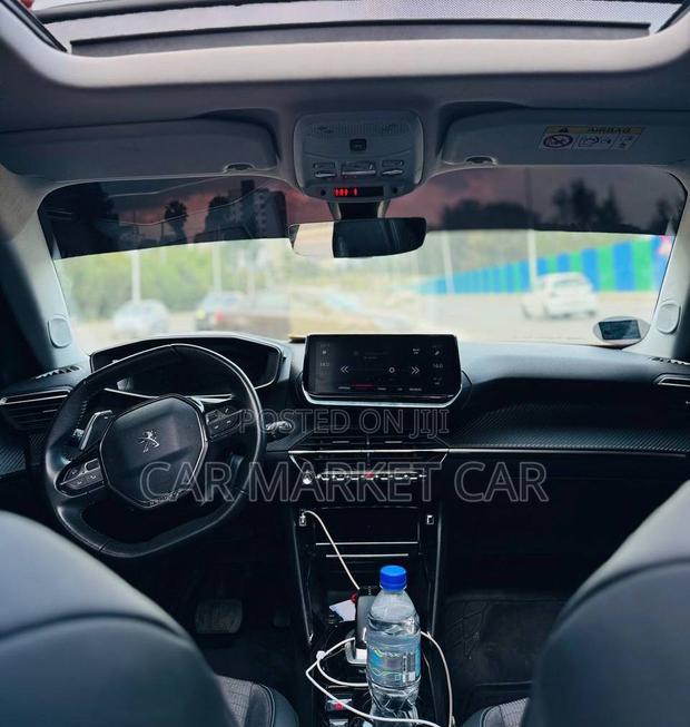 Peugeot 2008 1.2 PureTech (100 Hp) 2021 Orange