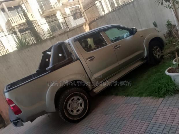 Toyota Hilux 2015 Gold